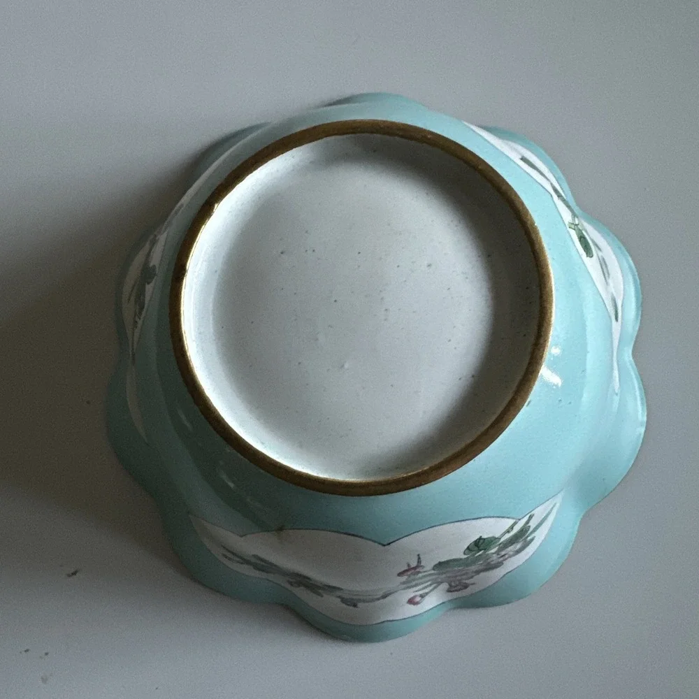 Antique Chinese Cloisonne Canton Enamel Bowl Famille Rose Scalloped